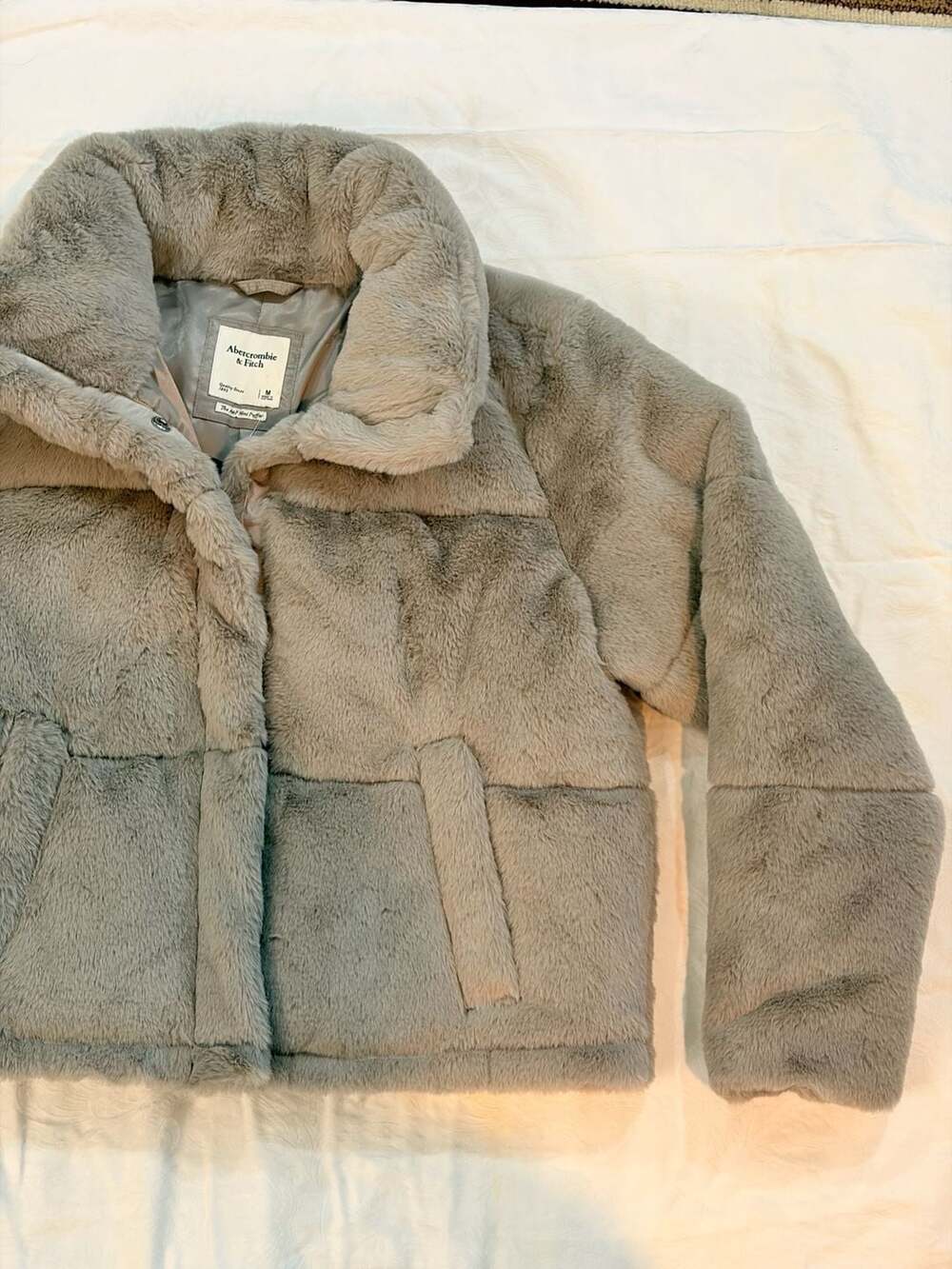 Abercrombie & Fitch The A&F Mini Puffer Faux Fur Jacket Gray Medium